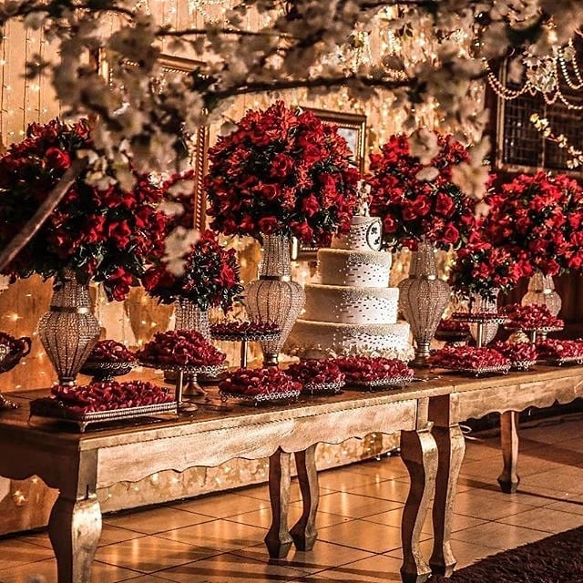 Mesa de bolo decorada